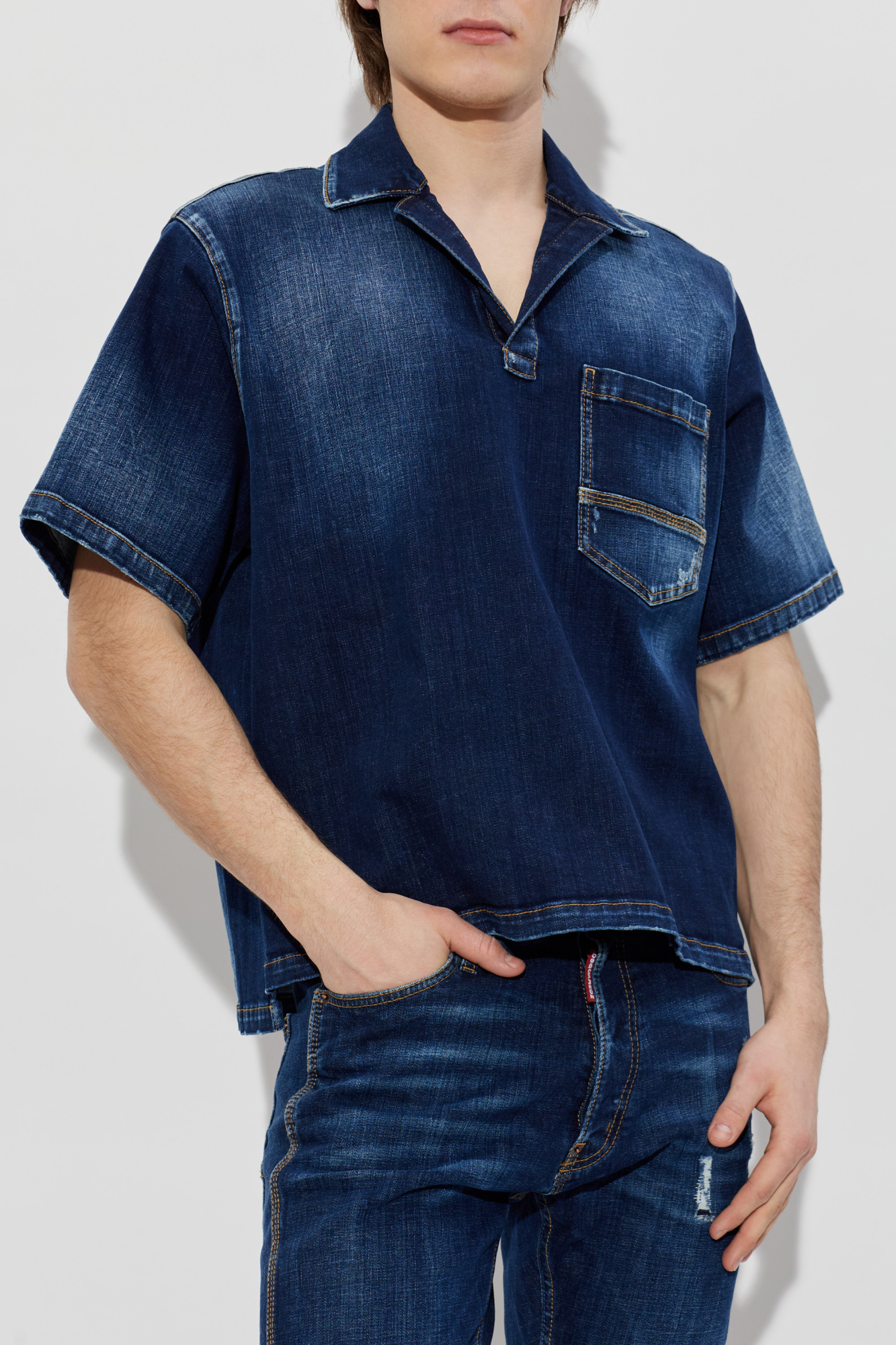 DSQUARED2 デニムシャツ Dsquared2 Denim shirt with a V-neck | Men's | Vitkac
